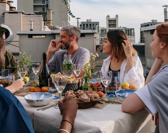 The Sunday Supper Club: A Singles Dinner Series – Cornwall | Professional Singles Meetup